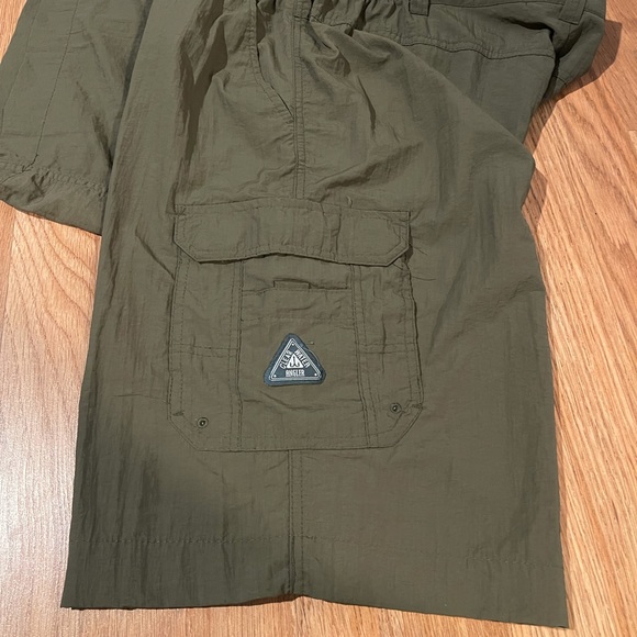 Clear Water Outfitters Shorts - Picture 3 of 5